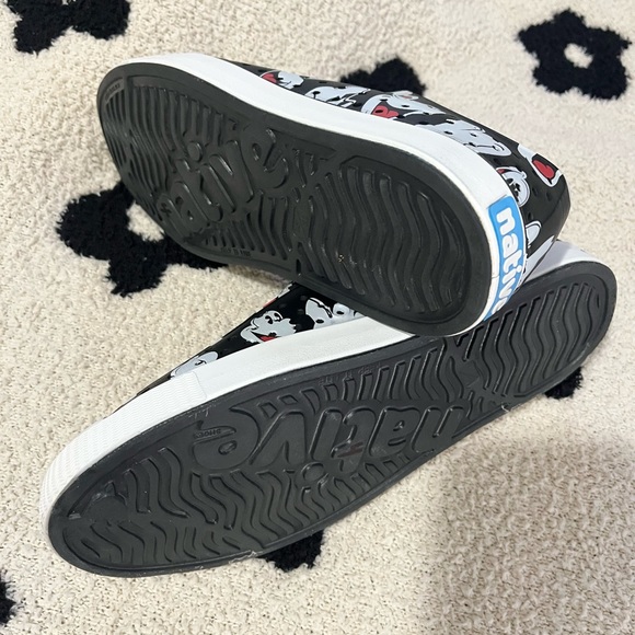 Native Mickey Mouse shoes - Picture 4 of 5